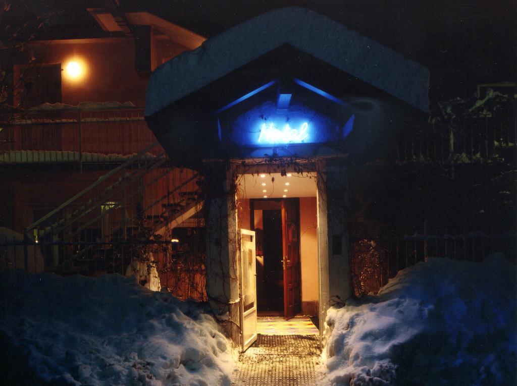 Hotel The 2*